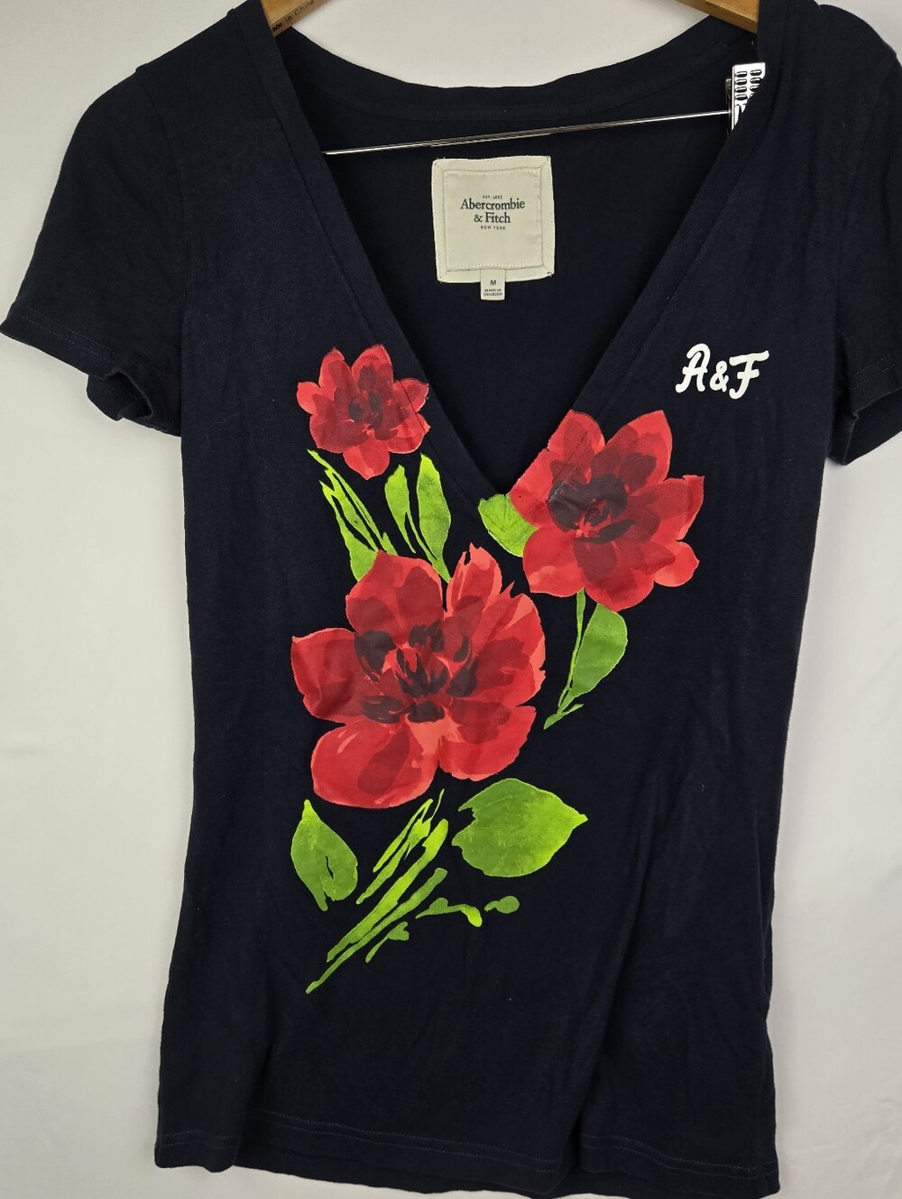 Abercrombie & Fitch Floral Print Graphic Tee Deep V Cut Sz M